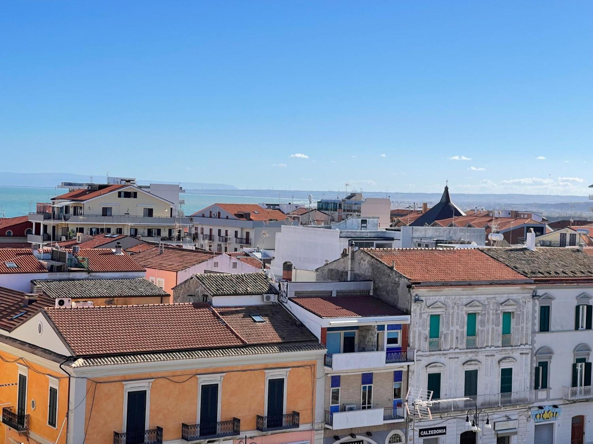 Il Rifugio Nel Cielo Apartment Termoli Bagian luar foto